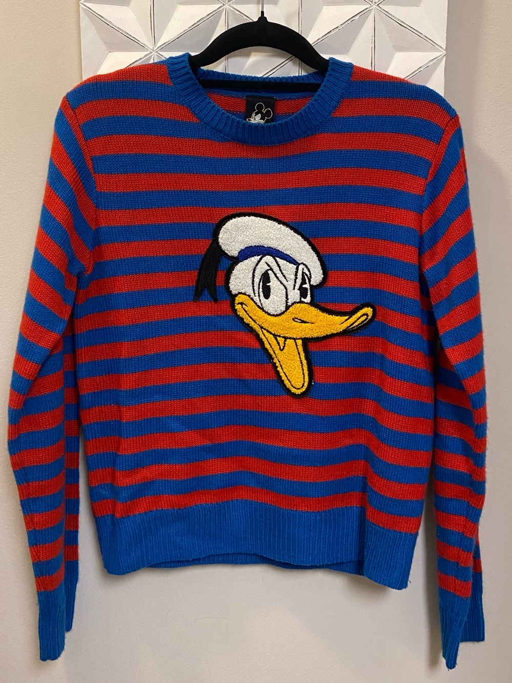 Donald Duck Disney x Forever 21 Sweater Size Small